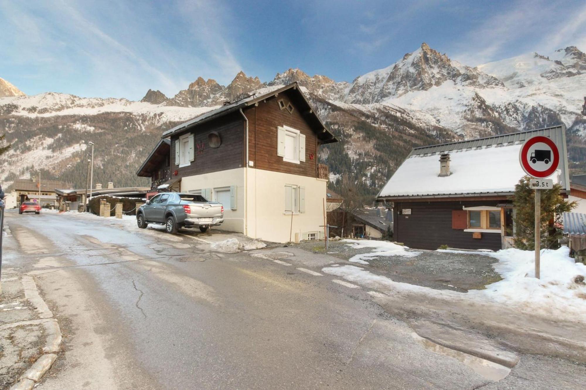 Ferienwohnung Les Alpins - Centre De Chamonix - Renove Avec Jardin Et Vue Imprenable Sur Le Montblanc Exterior foto